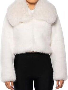 NWT Azalea Wang ~ White Faux Fur Jacket ~ M